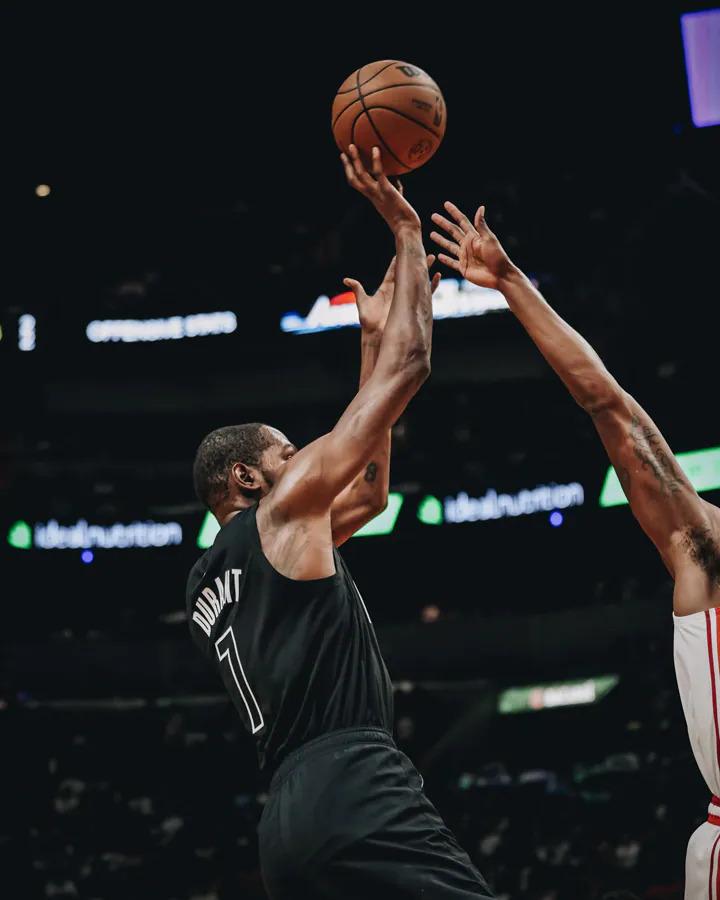 kd受伤迈尔斯,kd受伤了吗