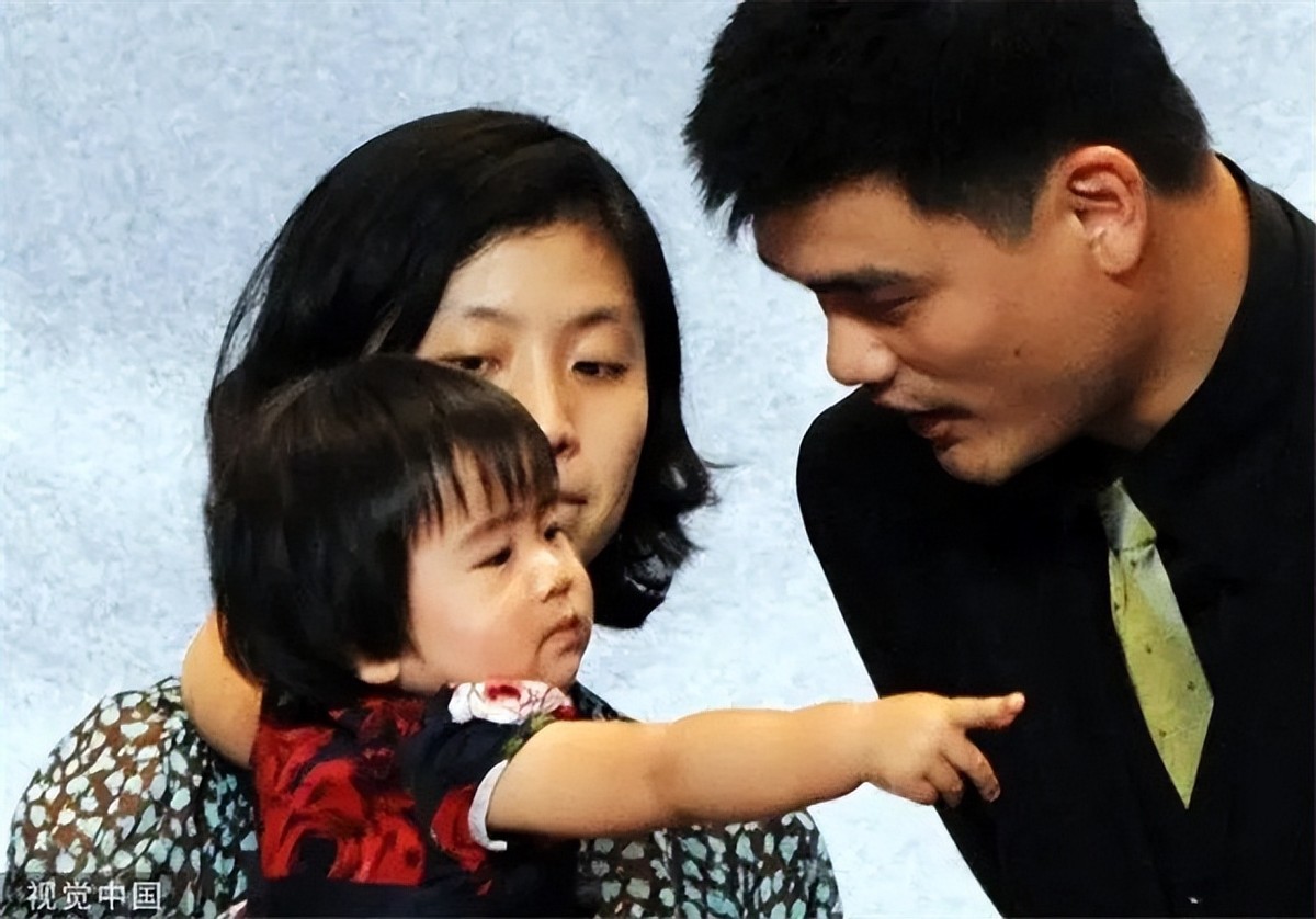 姚明与妻子叶莉,姚明妻子叶莉体重多少