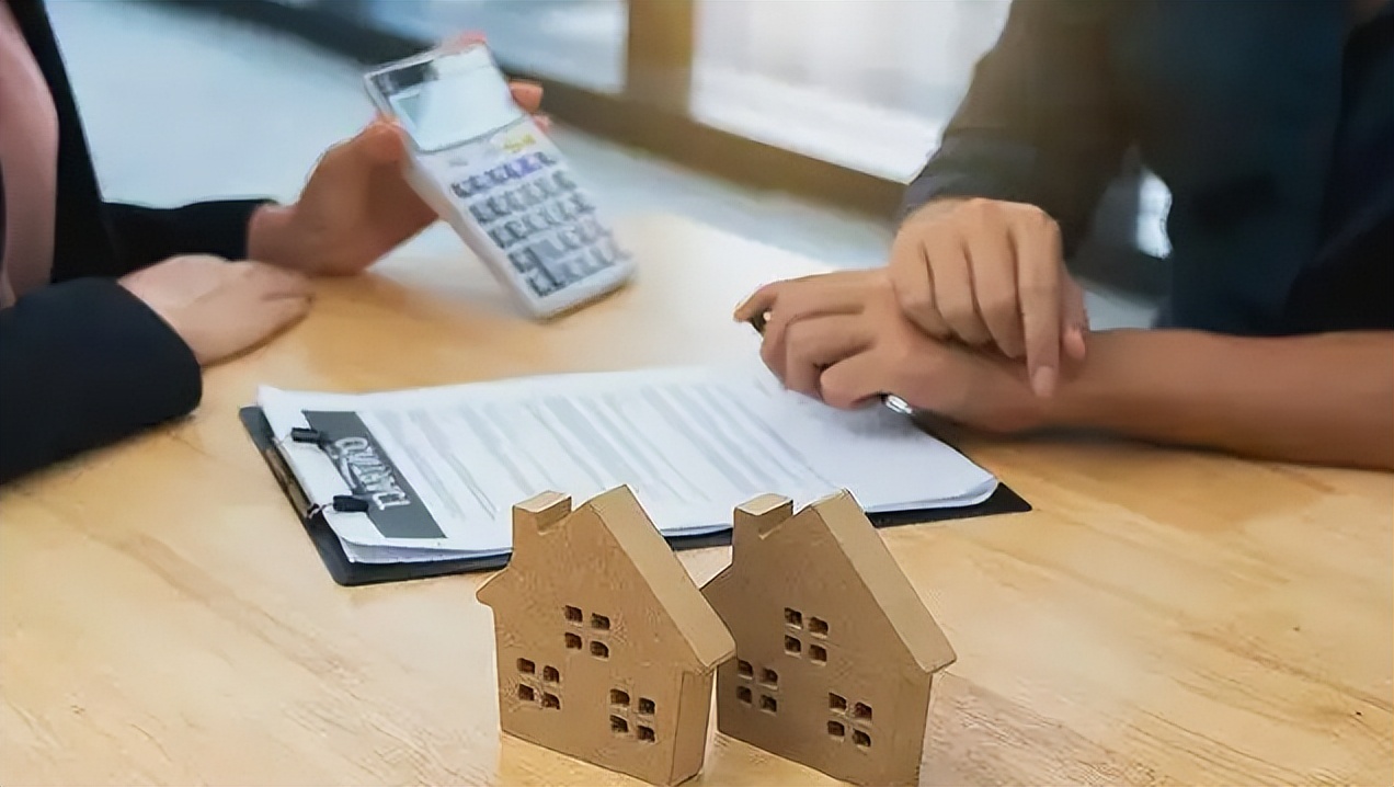 客户不付中介费可以起诉吗,客户不想交定金怎么办