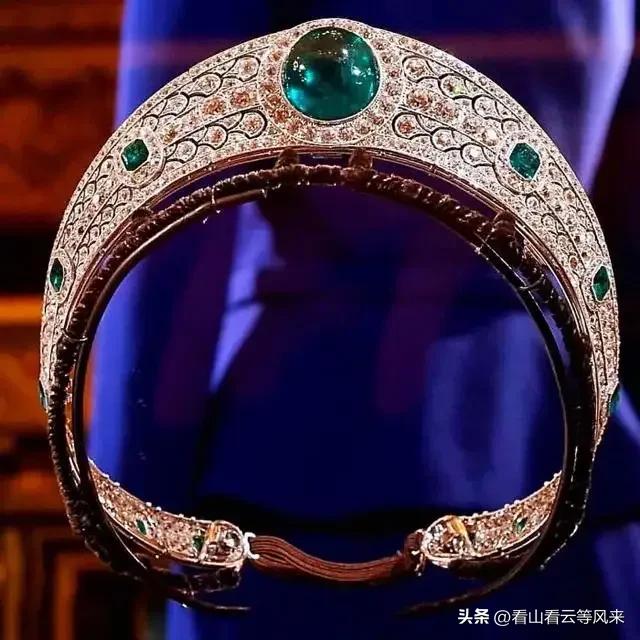英国女王王冠是什么样的,英国女王的王冠有哪些