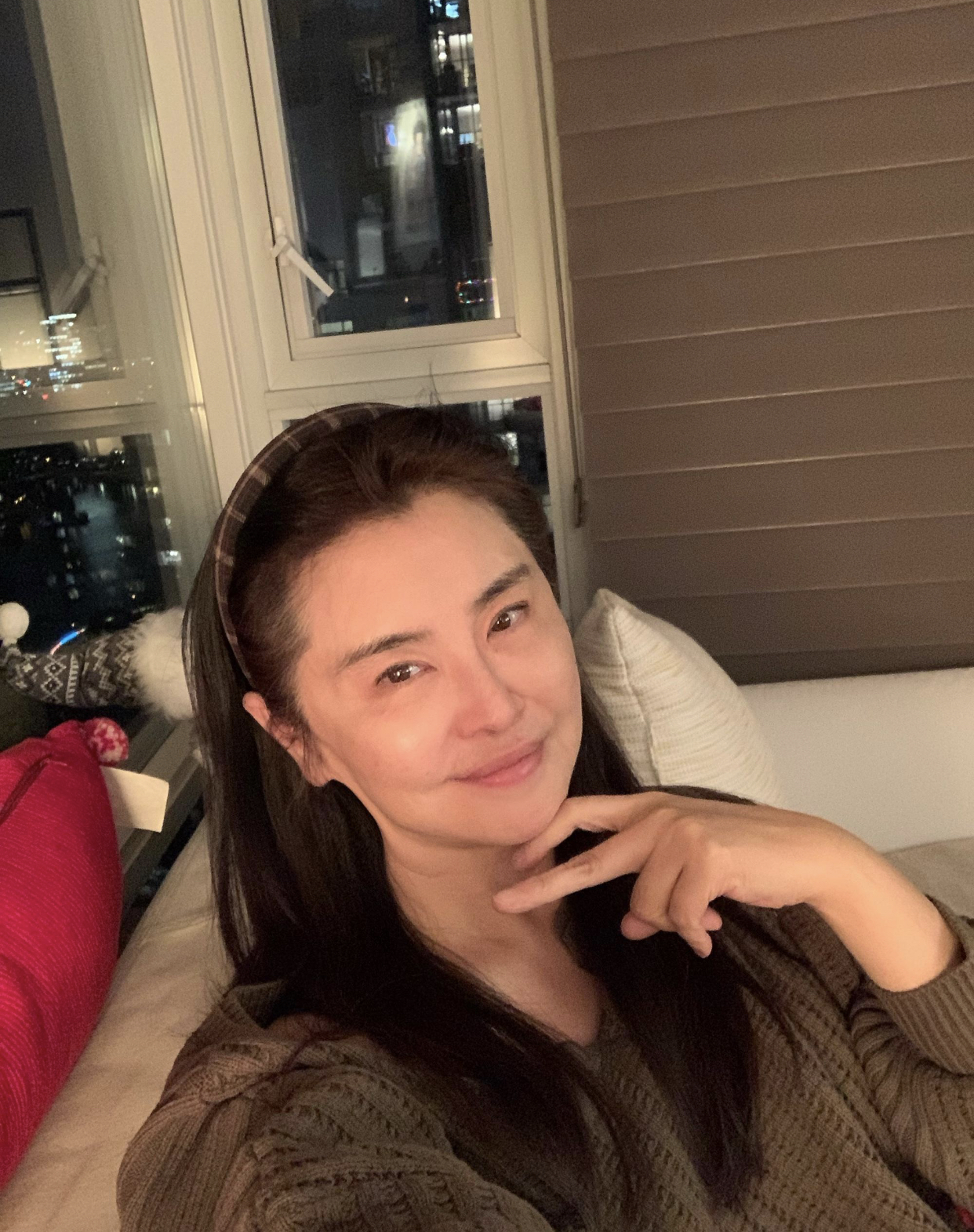 王祖贤素颜现身台北,王祖贤新年笑开怀