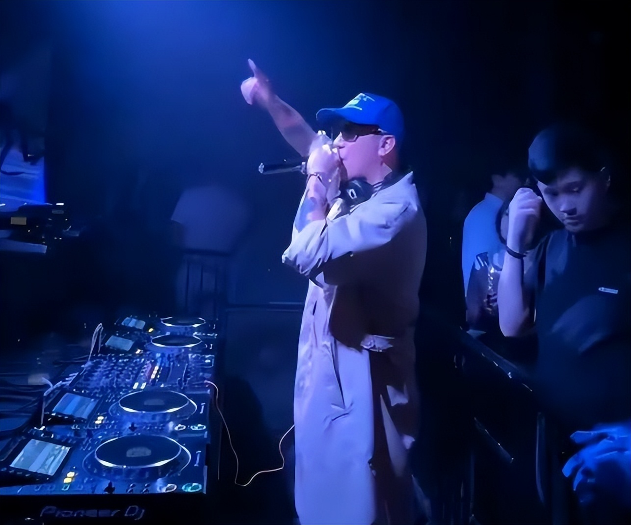 曝具俊晔在韩已有家室,曝具俊晔已回韩国