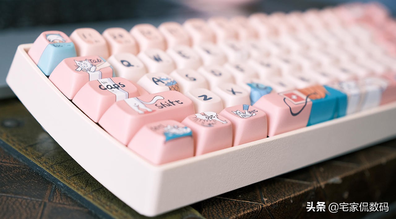 洛斐小翘蓝牙机械键盘开箱组装,洛斐小翘机械键盘测评