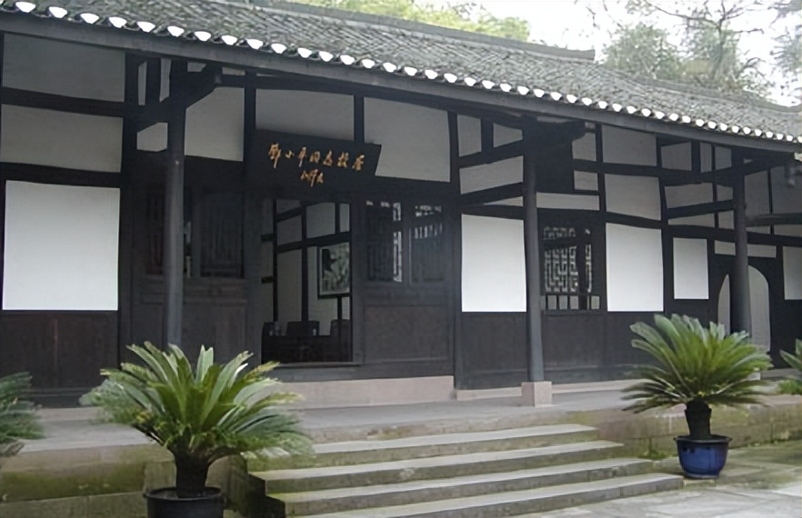 1989年舅舅淡以兴去世，当地想办追悼会，*小平邓**：规格已经够高了