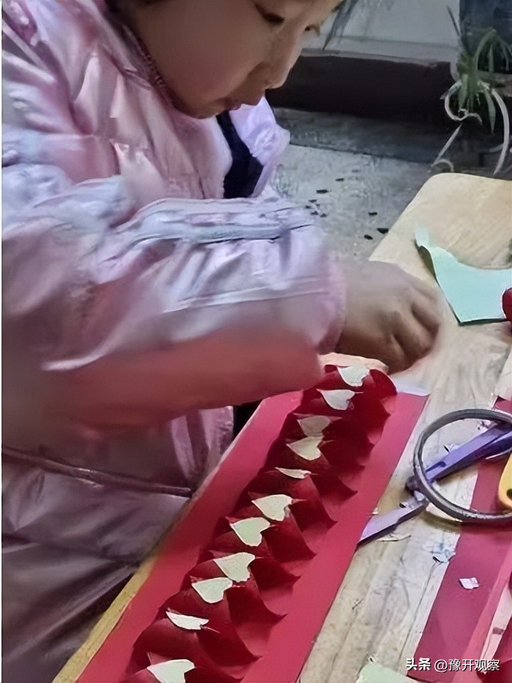 小学生元宵节做花灯活动,小学元宵节做花灯