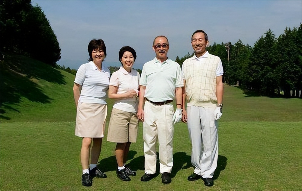 日本人泡温泉长寿,世界最长寿的人在日本常去泡温泉