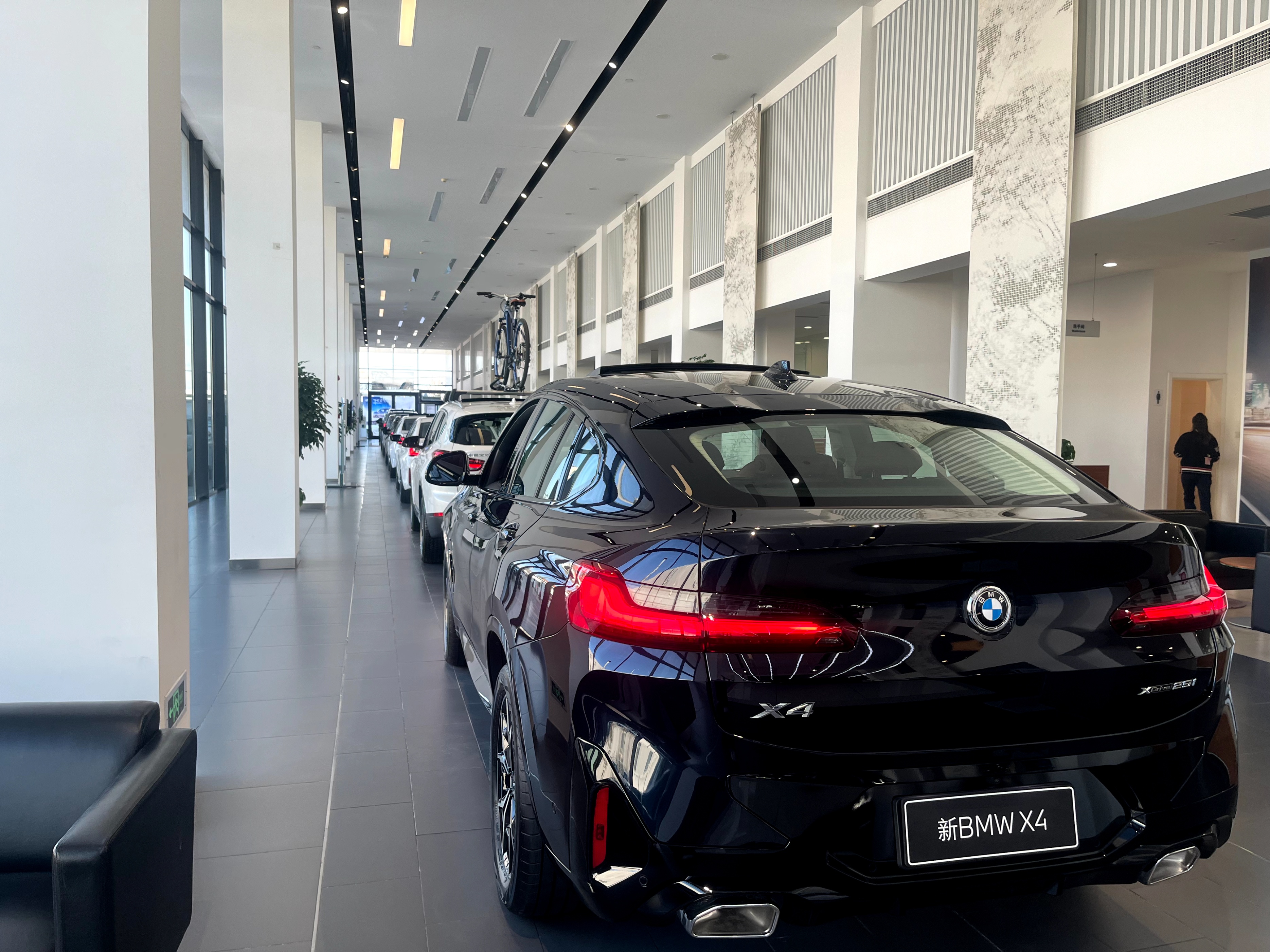 吉利新能源汽车总裁,吉利旗下豪华纯电动汽车