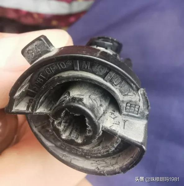 自己动手更换雪铁龙c5转向灯,天逸c5自己更换led灯