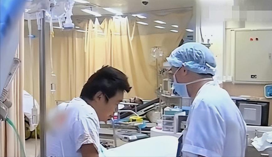 80岁老人尿毒症放弃治疗,80后小伙尿毒症晚期已移植