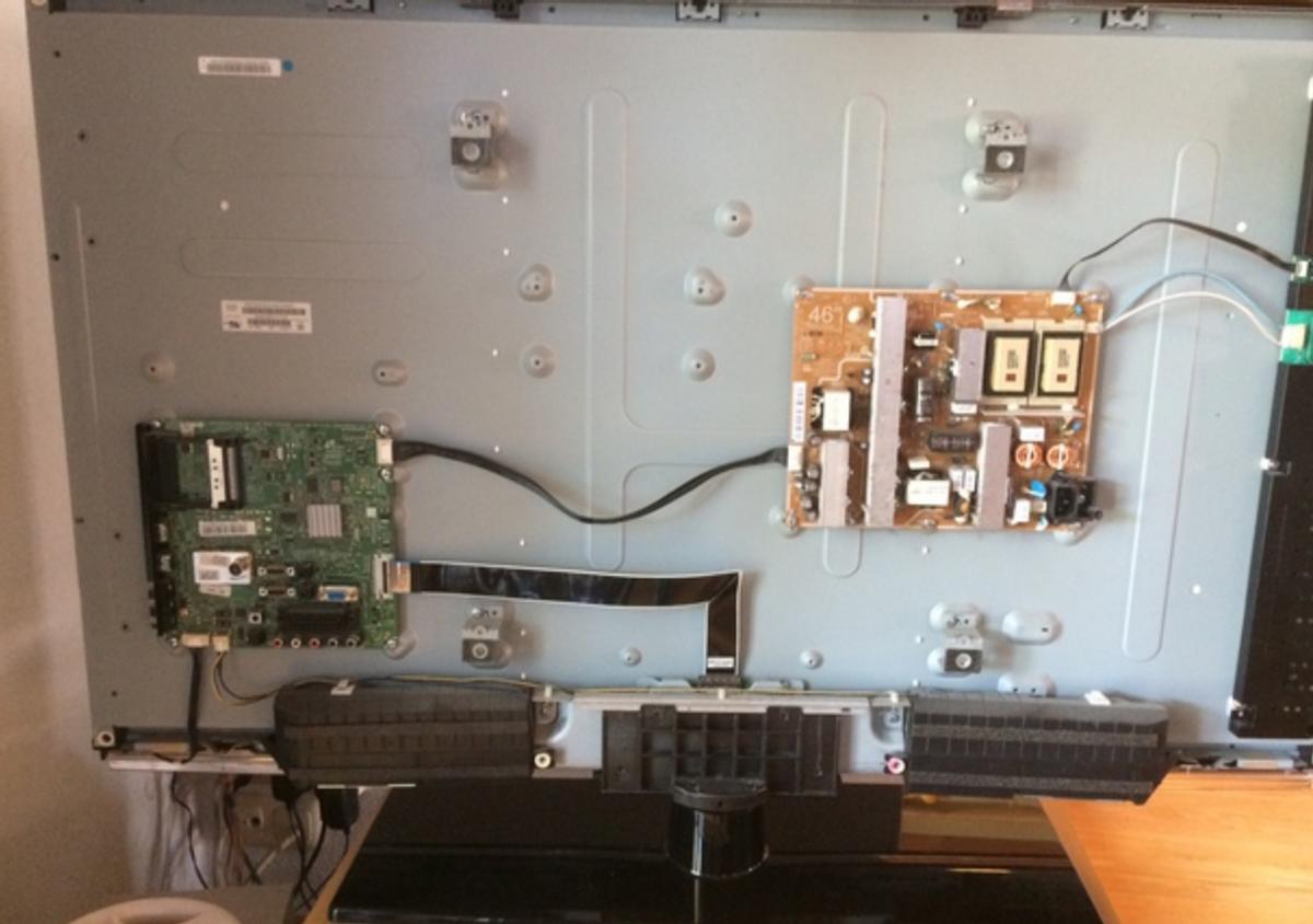 电视机换保护屏多少钱,电视液晶显示屏花屏能修吗