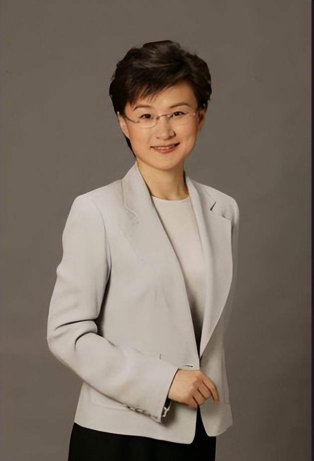 董倩26年资深央视名嘴,董倩这个主持人后来怎么样了