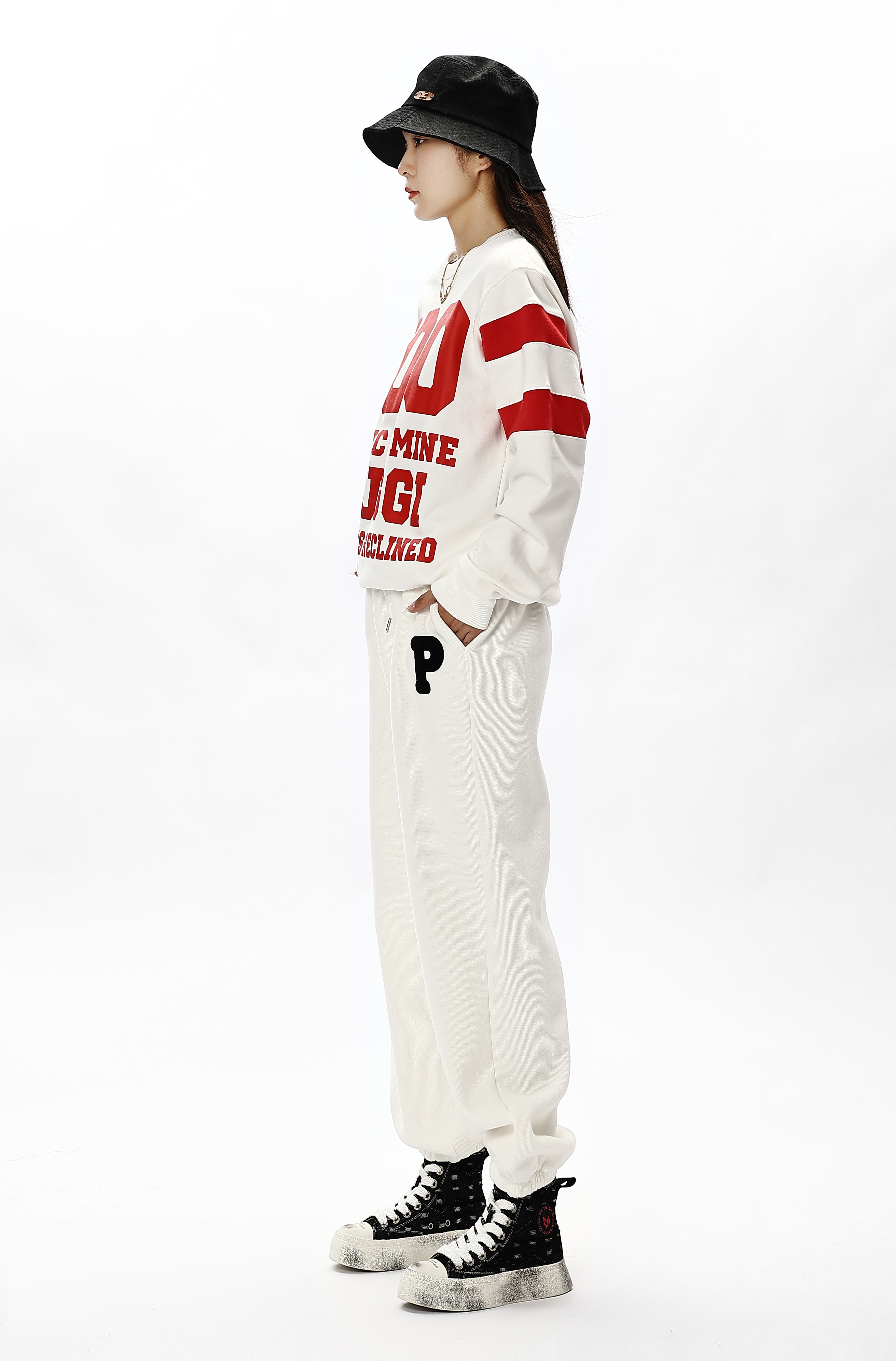 现在为什么这么多人喜欢穿帆布鞋,为什么现在很少有人穿帆布鞋