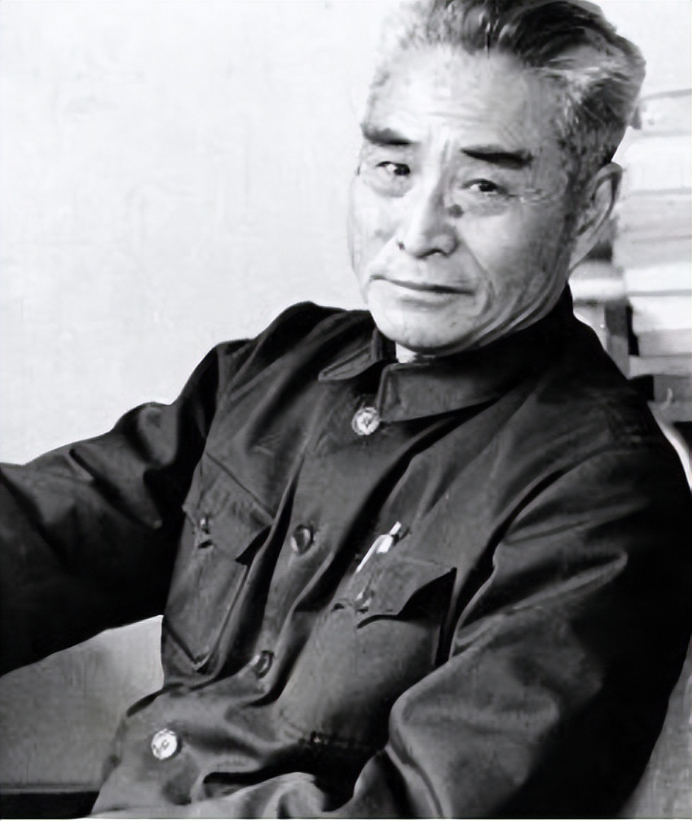 黄维被俘后视频,黄维被赦免后的生活