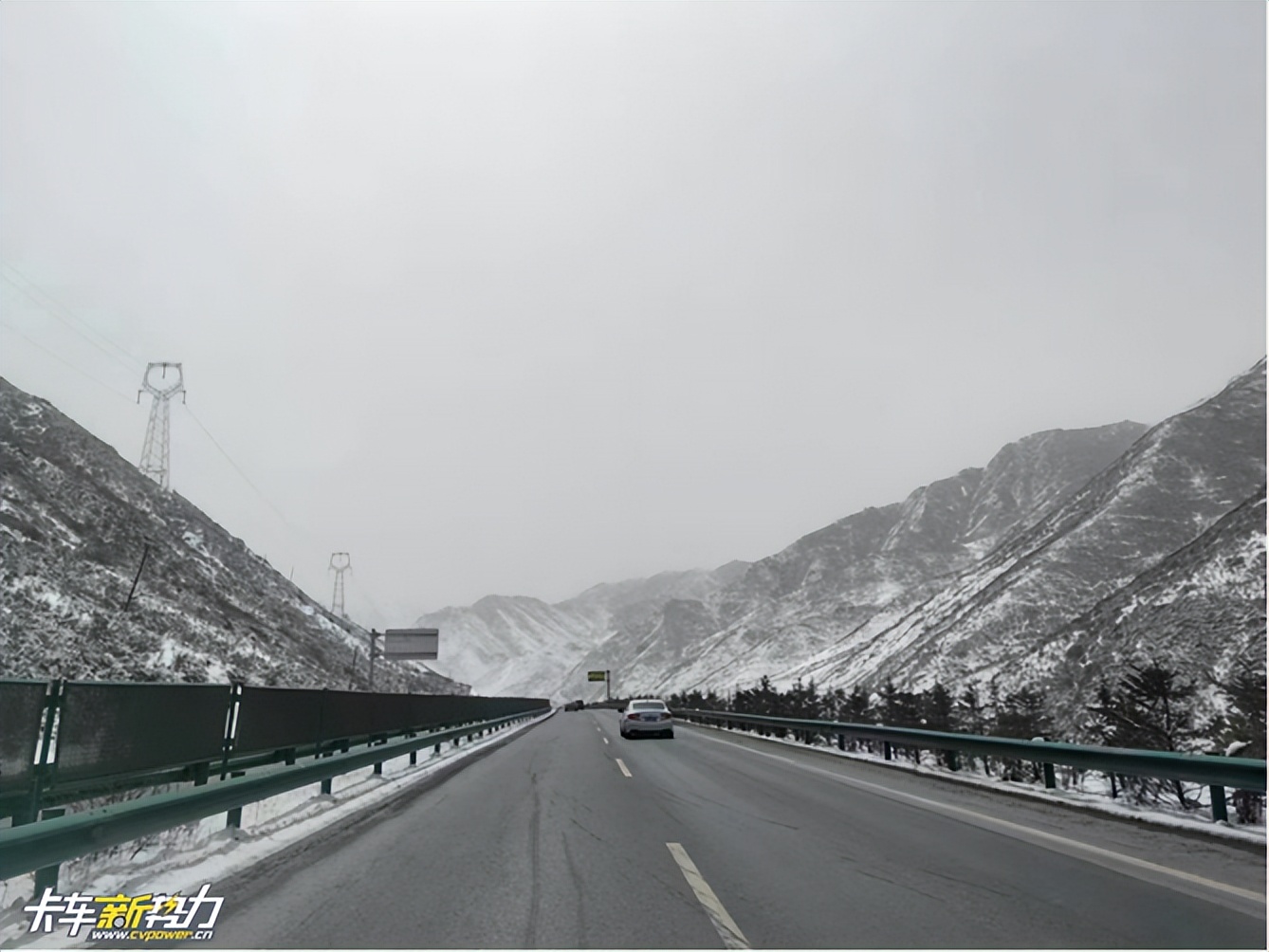 冲击青藏高原保障物资运送660大马力银河实力征战最美公路