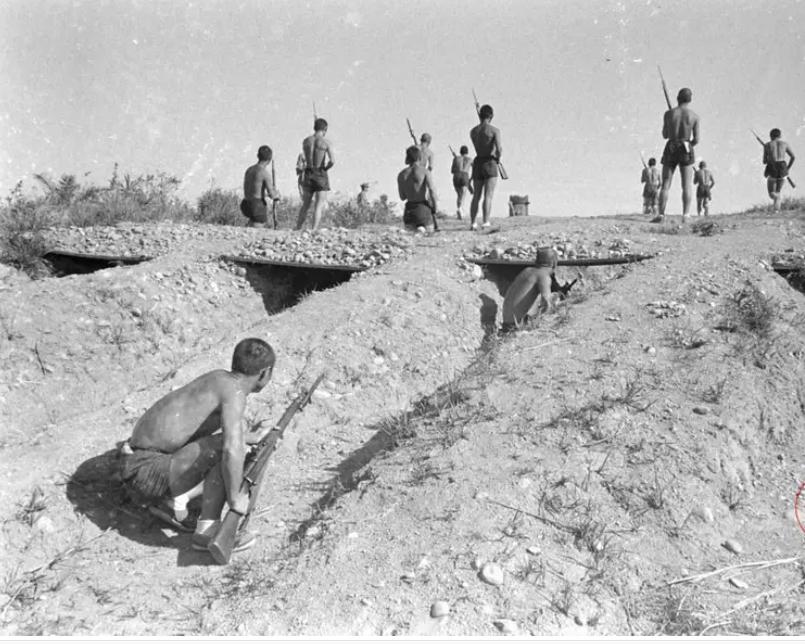 胡奇才突遭敌机轰炸,不怒反喜:我军赢定了