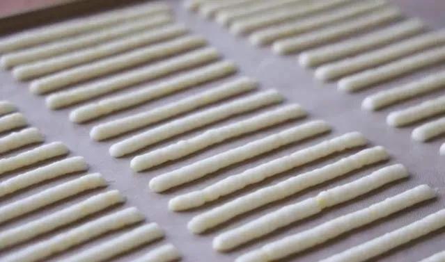 最近很火的芝士条脆脆零食,香脆芝士条零食推荐