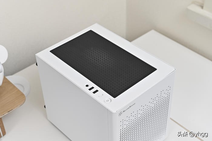 七彩虹主板b760和影驰760,七彩虹b760冰霜对比影驰b760