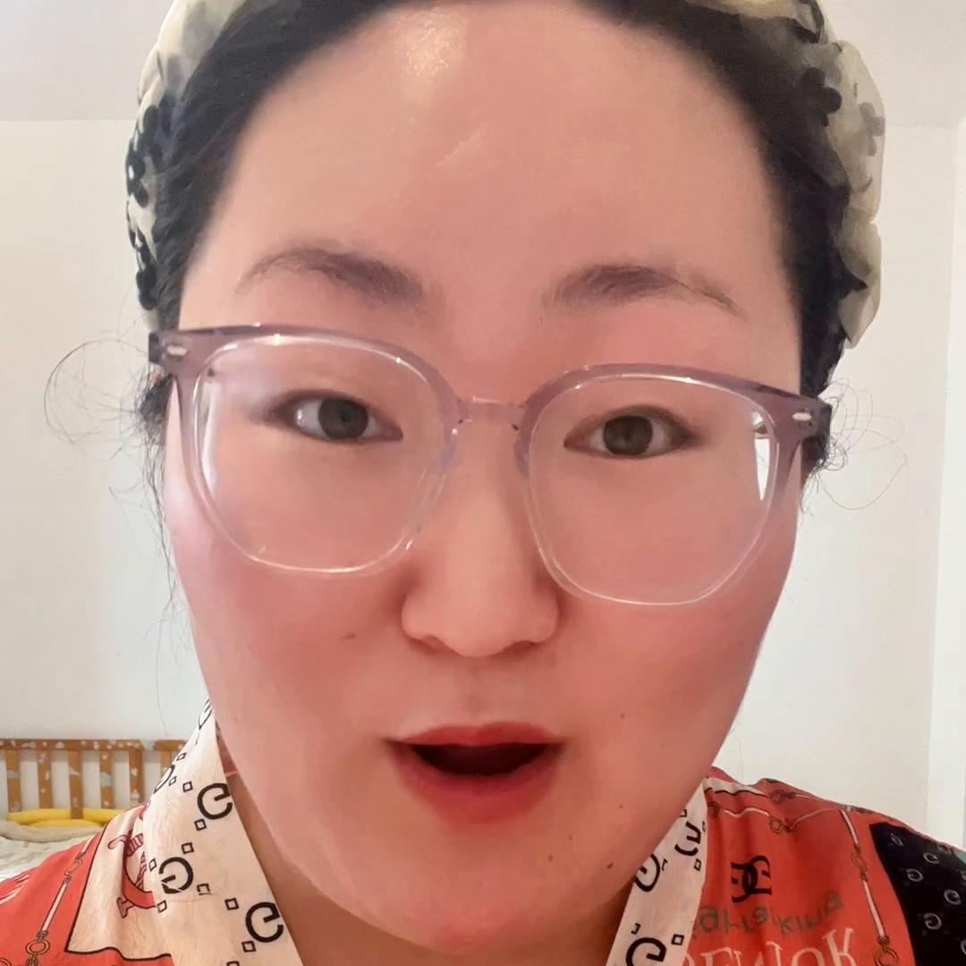 没有一个宝贝能够拒绝安静书撕撕乐，之前买了两个，一个割...