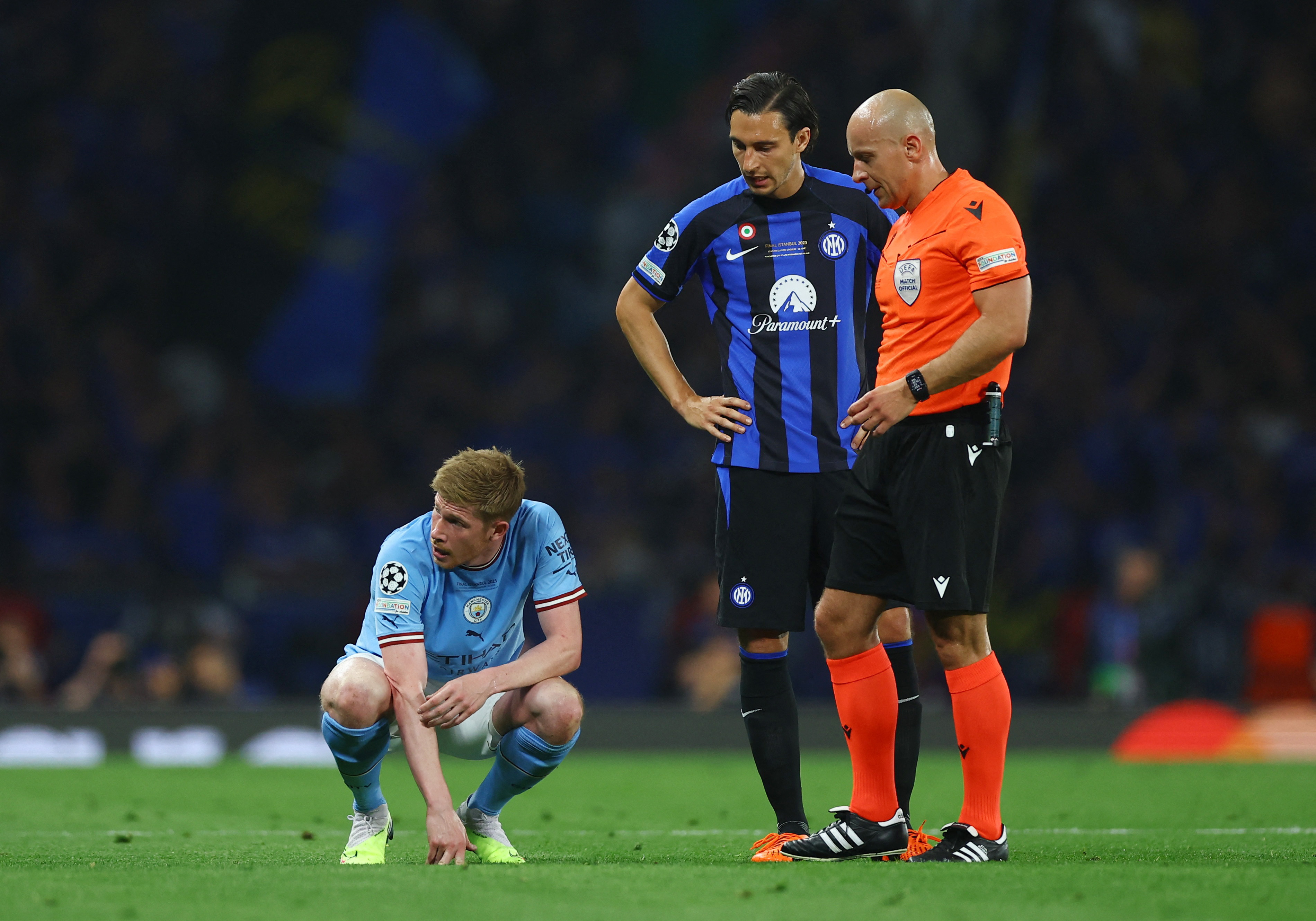 1-0夺冠，新王诞生！曼城狂欢：20天夺3冠，多人喜极而泣