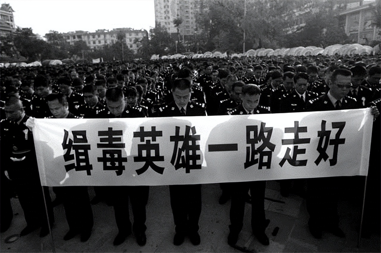 中国为何对*品毒**零容忍？数亿同胞的丧生，给了中华民族惨痛的教训