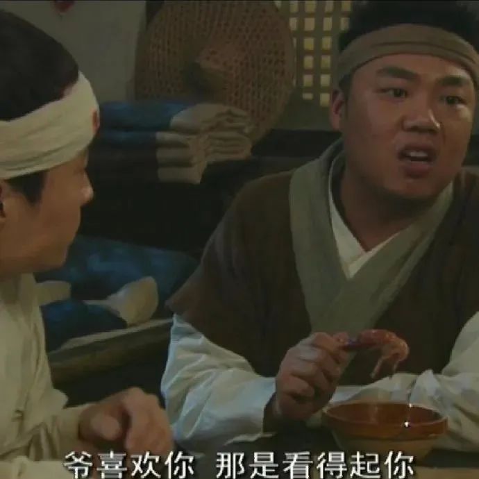 女生的腿有淤青,为什么女生腿上总是会出现淤青