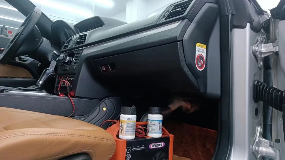 搞了辆“破烂不堪”的老款轿跑，进厂重造大翻新，满血复活变新车