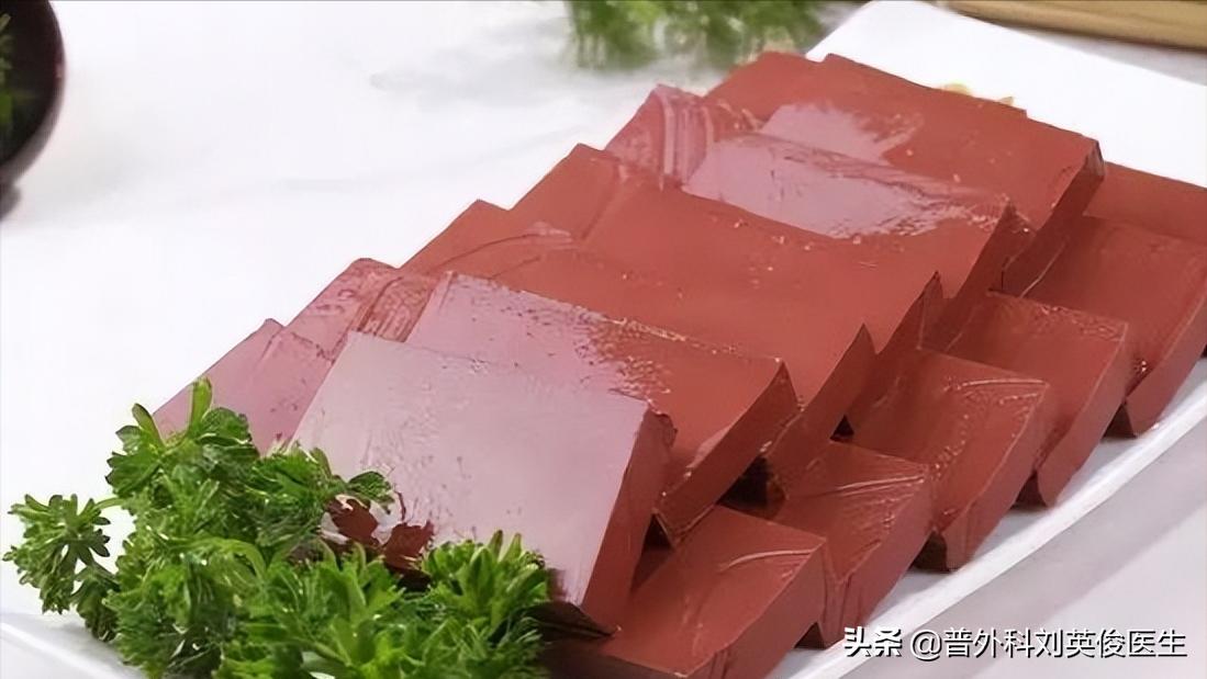 吃动物血排黑色大便是怎么回事,吃了动物血大便变黑是肺在排毒吗