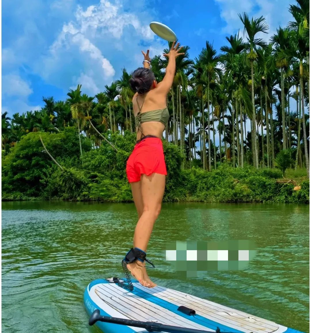 续足球场飞盘媛后，水上飞盘媛来了！猎媛运动真的是越火越持久