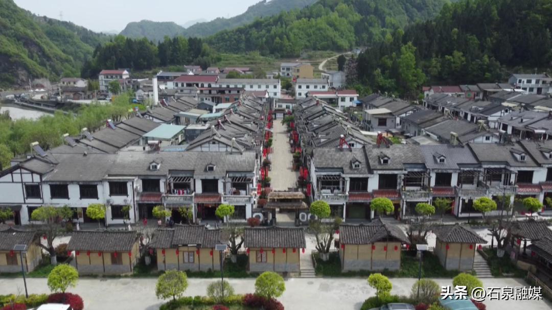 石泉县后柳镇中坝村：手工作坊织就致富梦庭院经济蹚出振兴路