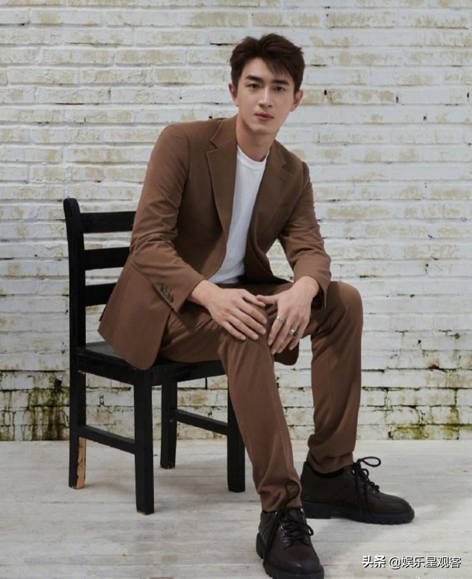 林更新公布恋情标准,三少爷的剑林更新蒋梦婕剧中感情