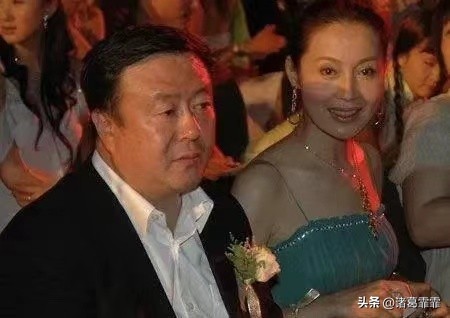 尤小刚：64岁当爸爸，66岁生二胎，3任老婆一个比一个漂亮