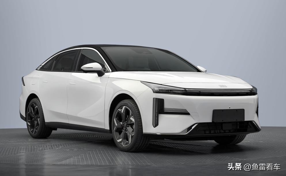 目标直指比亚迪！吉利银河L6、全新星瑞现身目录，主打雷神插混