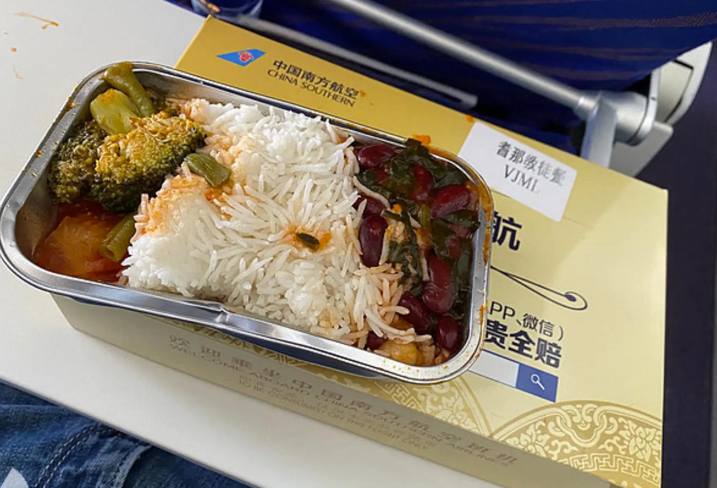 你第一次坐飞机有点紧张怎么办,第一次坐飞机如何避免紧张