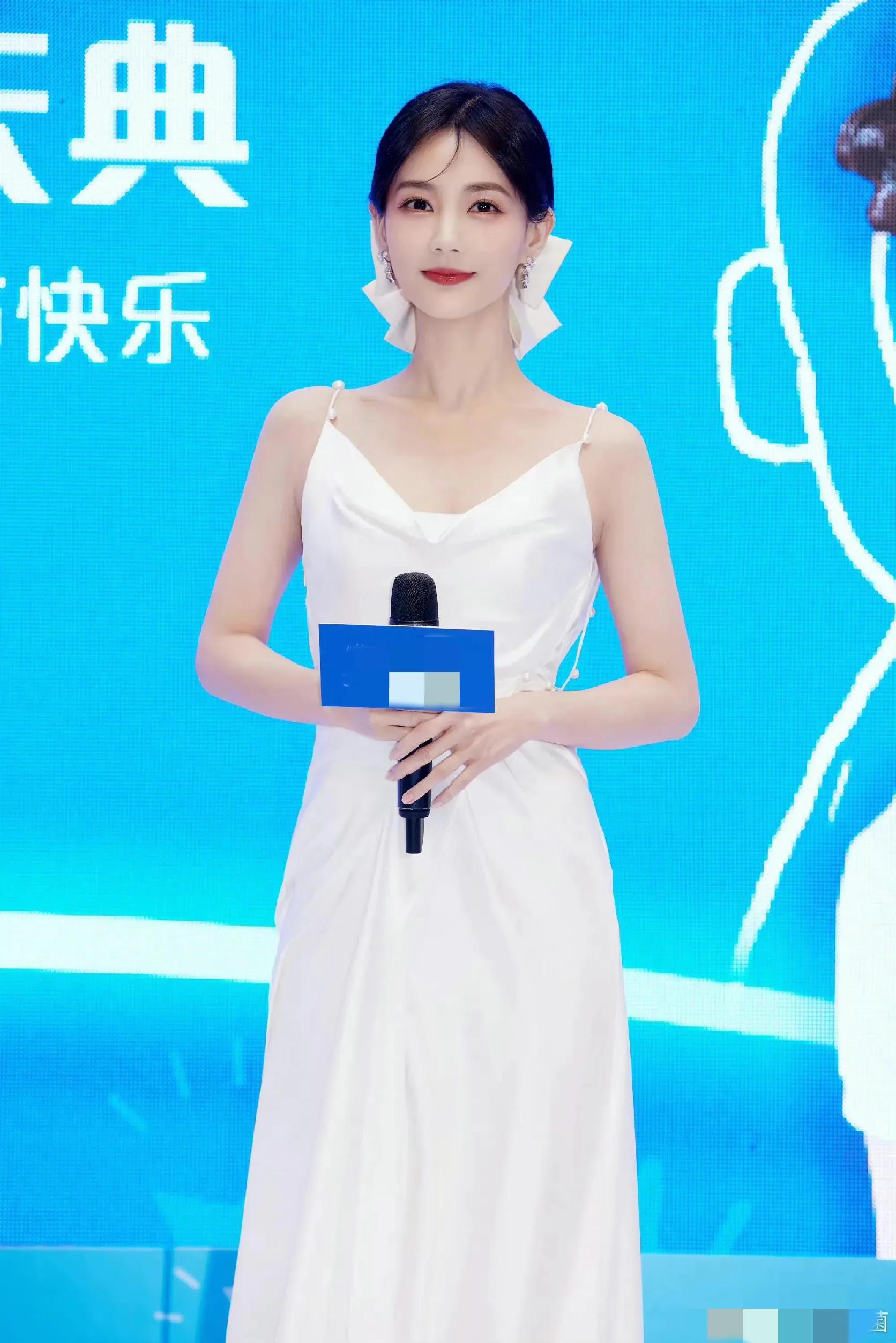 李一桐重庆之行组图,李一桐巴黎之行