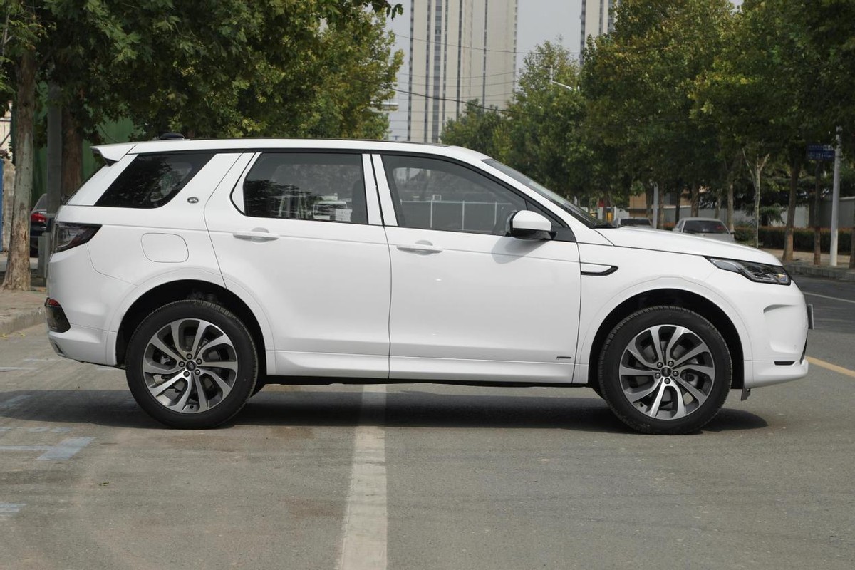 路虎发现运动版和奔驰glc260对比,路虎发现运动和奔驰glb对比图