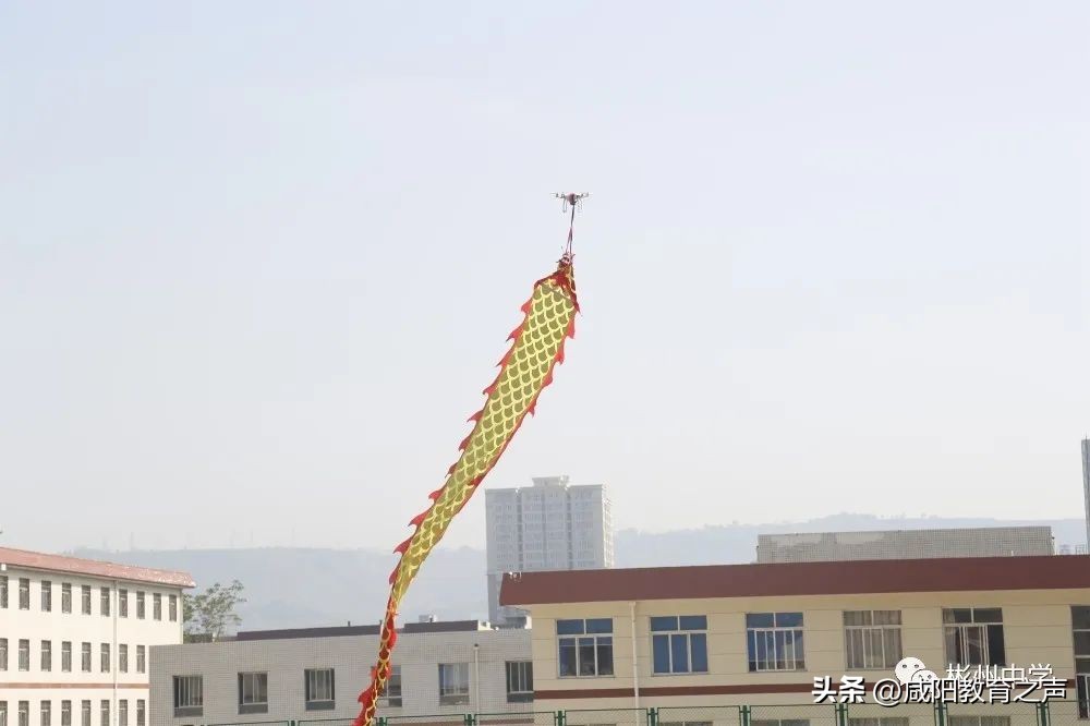 春日燃激情运动展芳华------彬州中学第四届春季田径运动会开幕