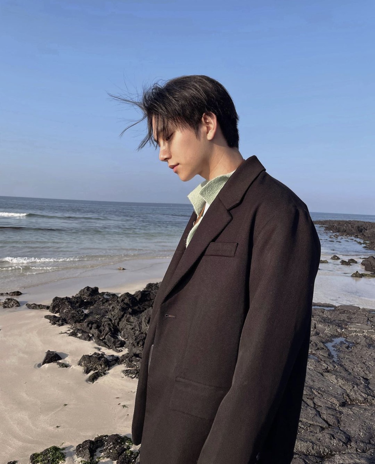 冬天内搭白色好还是黑色好,冬天内搭女2020高级感