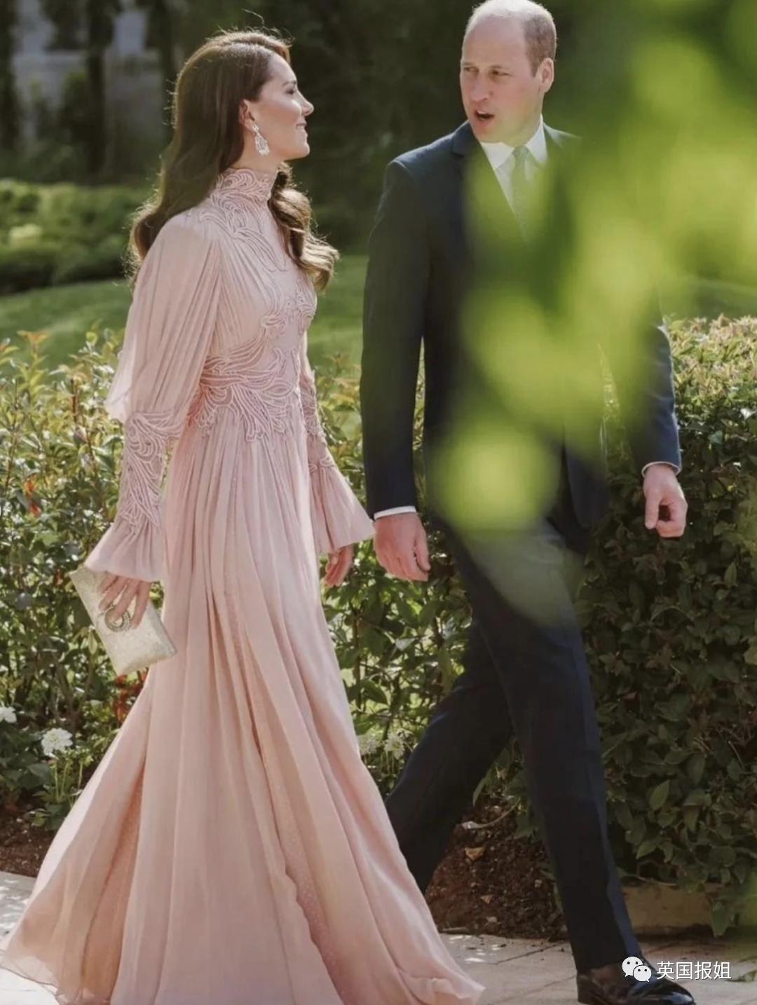 凯特王妃高级造型,凯特王妃穿蓝色格子英伦风