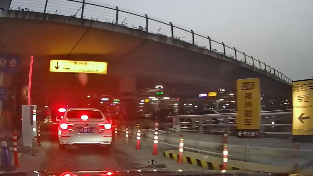 滴滴司机怎样才不频繁收车,滴滴快车多长时间强制收车