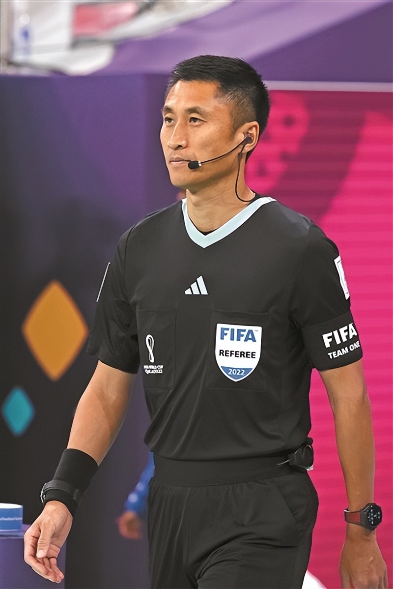 为啥马宁不能当世界杯主裁判,为什么马宁无缘世界杯主裁