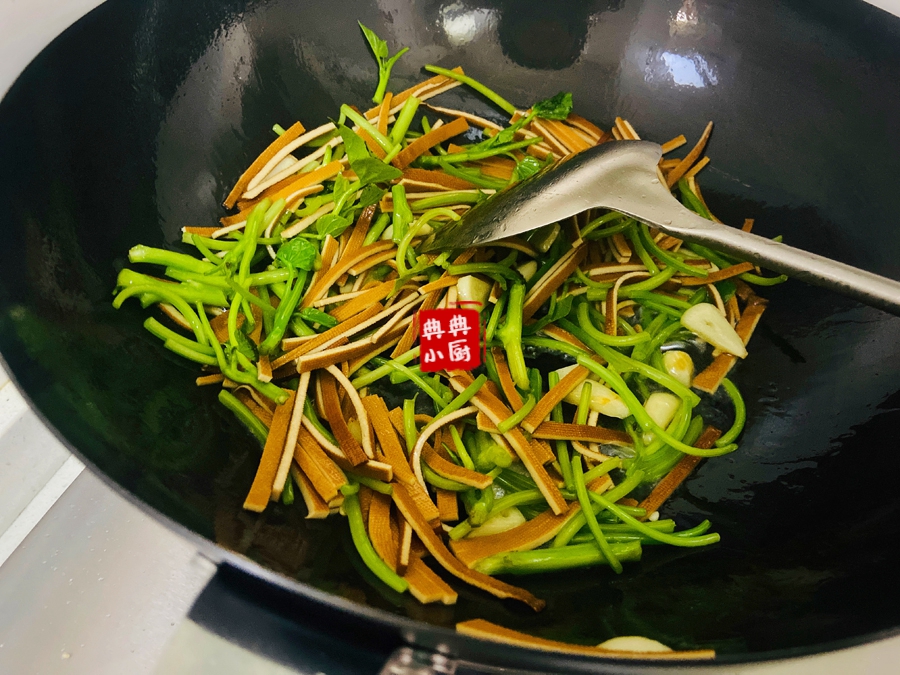 在农村老家不待见的食材，换到城里，就特别抢手了