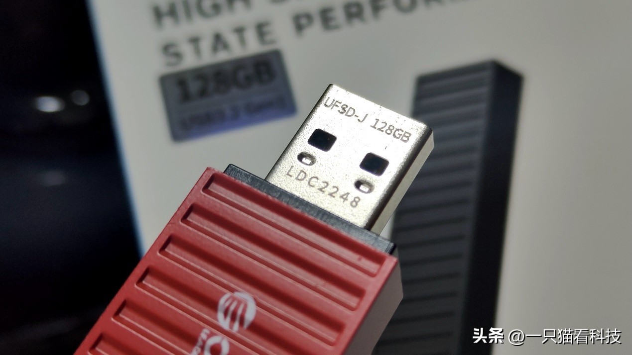 存取不掉速，ORICOUFSD-J快闪U盘