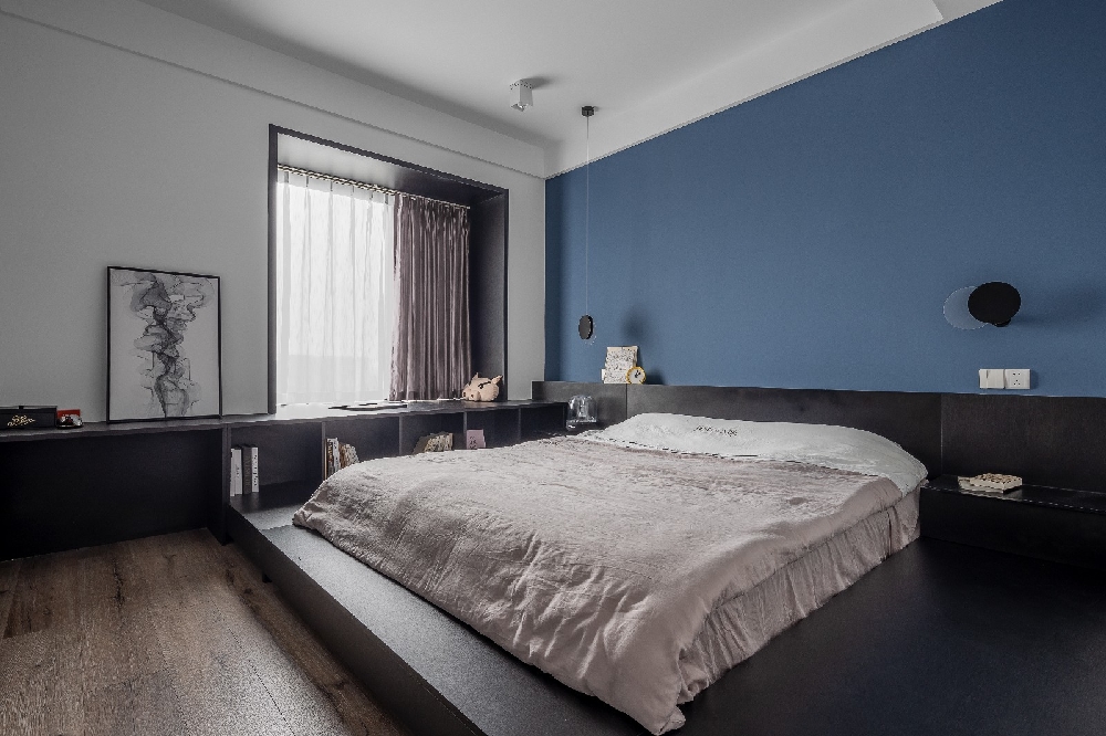 主卧床头不靠卫生间装修,床头三不靠五不摆是什么意思