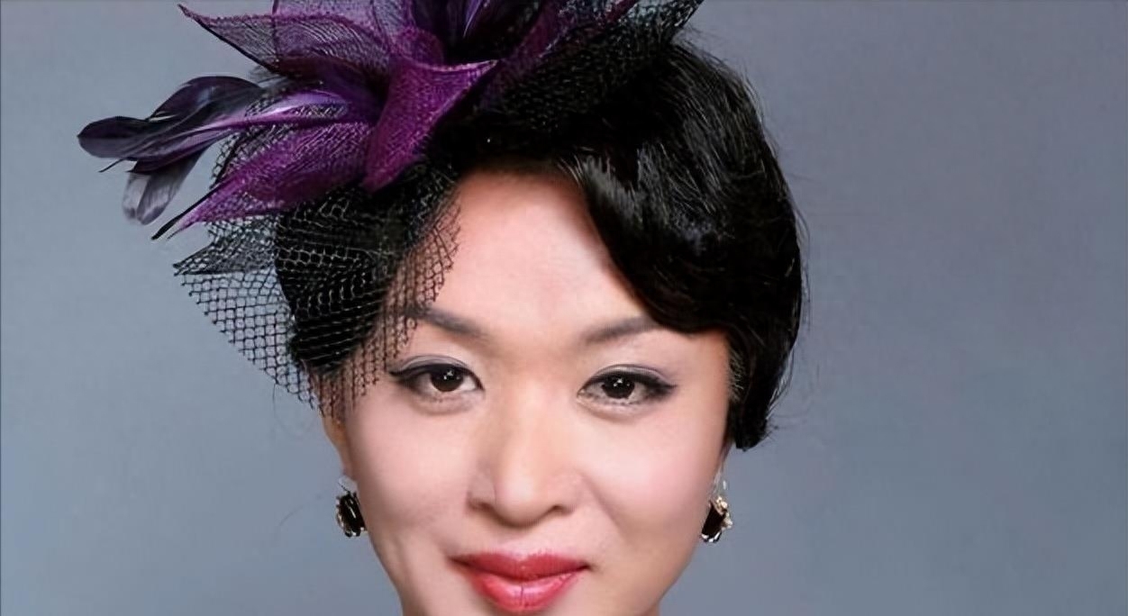 54岁金星重回男儿身现身机场,55岁金星重回男儿身了吗