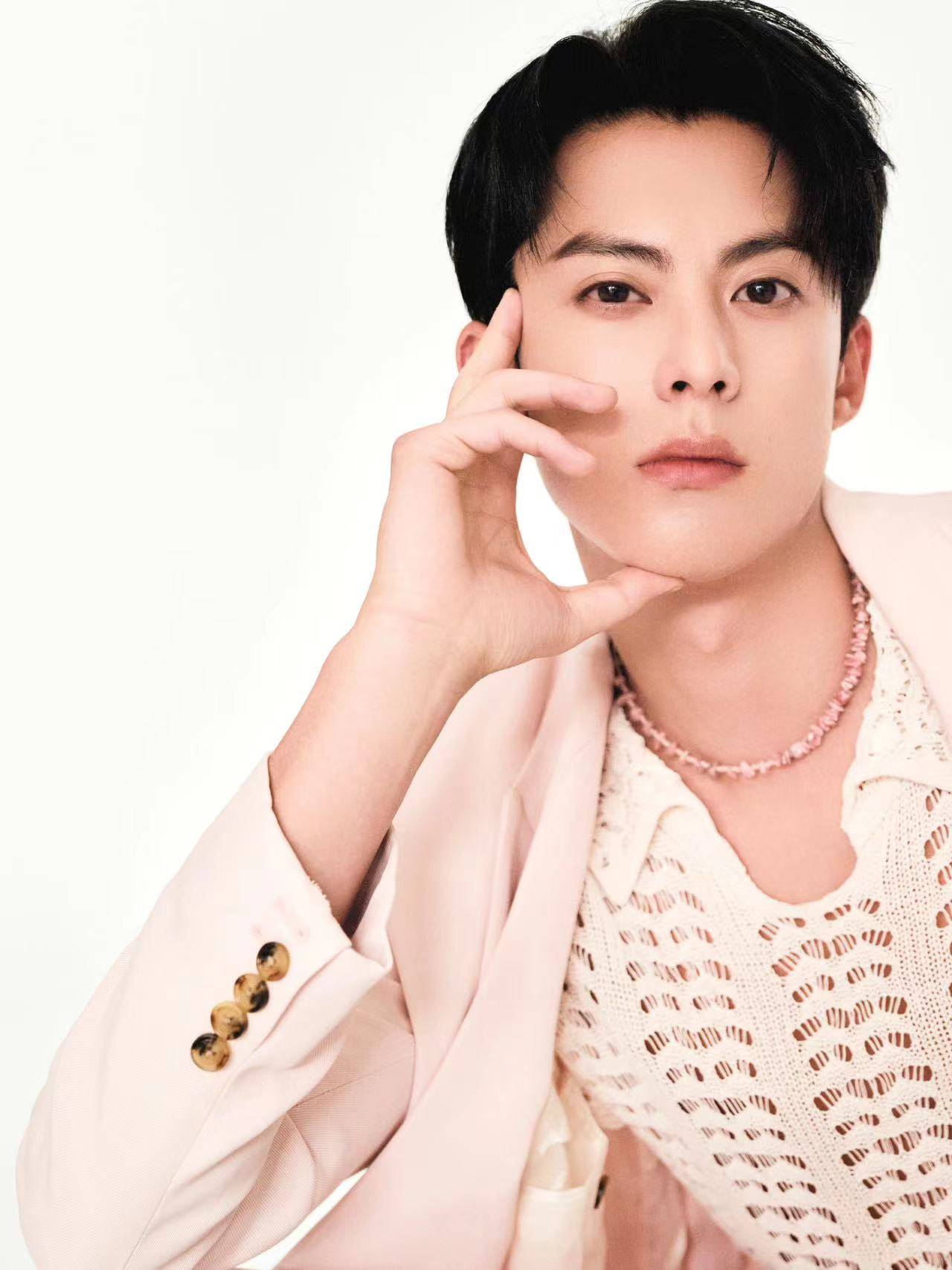 王鹤棣小红书很火,王鹤棣微博换头像小红书