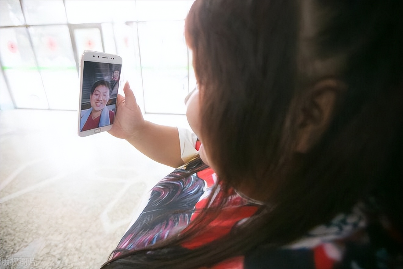 当年校花被丈夫养胖三百多斤,结婚3年校花被丈夫喂胖到332斤