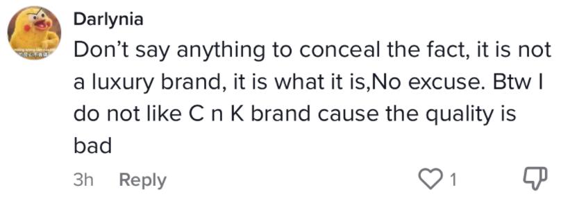 女孩子晒爸爸送的80元的包,女生晒父亲买的包