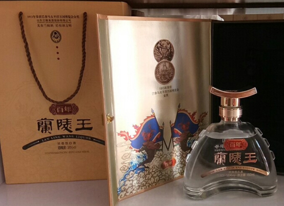 春节淄博赶烤游客再度爆满,淄博烧烤外国人也来凑热闹