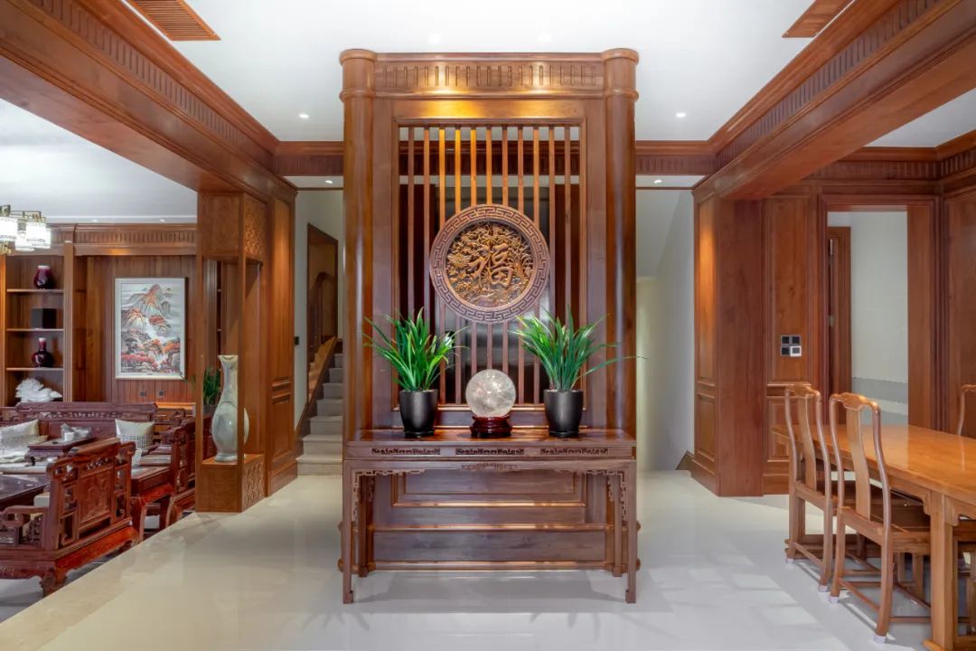 云南瑞丽德冠红木家具,云南瑞丽红木家具园区