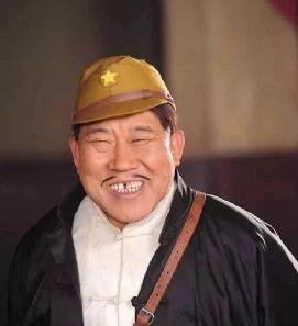 四大丑男演员娶到四大美女,又矮又丑男演员且娶了漂亮的老婆